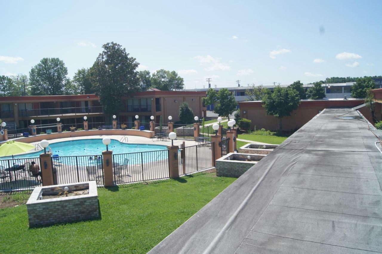 Days Inn By Wyndham Durham/Near Duke University Eksteriør bilde